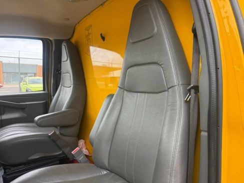 Used 2021 GMC Savana 3500 Extended w/ Power Convenience Package RWD image 17