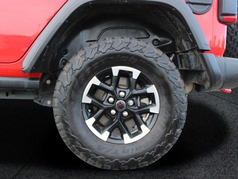 Used 2025 Jeep Wrangler Unlimited Rubicon image 23