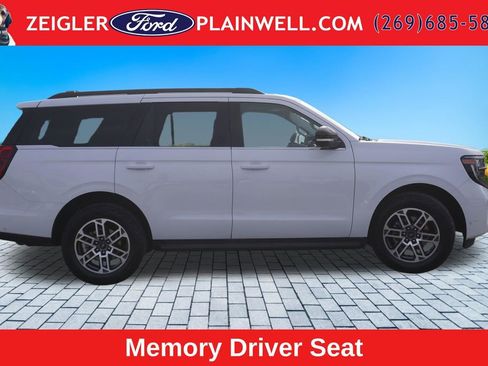 Used 2025 Ford Expedition Active AWD/4WD image 6
