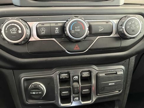 Certified 2019 Jeep Wrangler Unlimited Sport S image 17