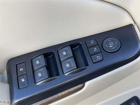 Used 2018 GMC Yukon Denali w/ Denali Ultimate Package image 18