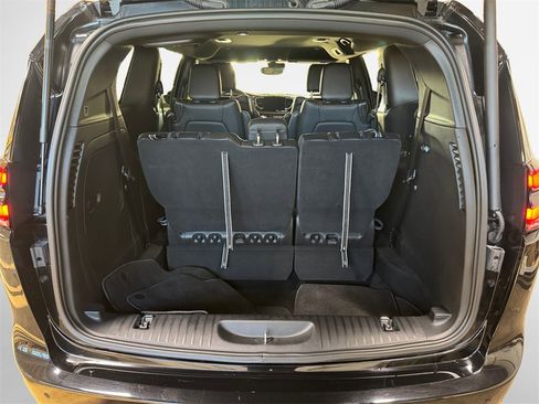 Used 2025 Chrysler Pacifica Select w/ Uconnect Theater Family Group image 25