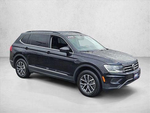 Used 2020 Volkswagen Tiguan SE image 3