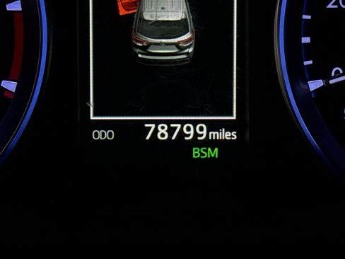 Used 2019 Toyota Highlander XLE image 9