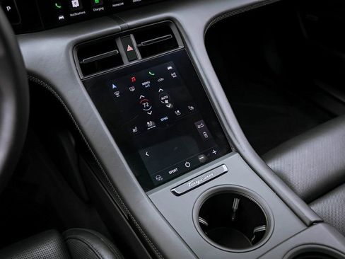 Used 2022 Porsche Taycan 4S image 10