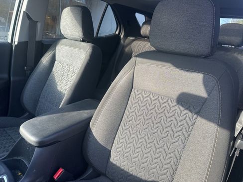 Used 2023 Chevrolet Equinox LT image 11