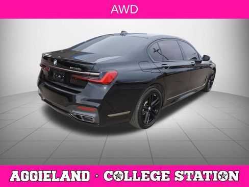 Used 2021 BMW M760i xDrive M760i w/ Luxury Rear Seating Package image 4