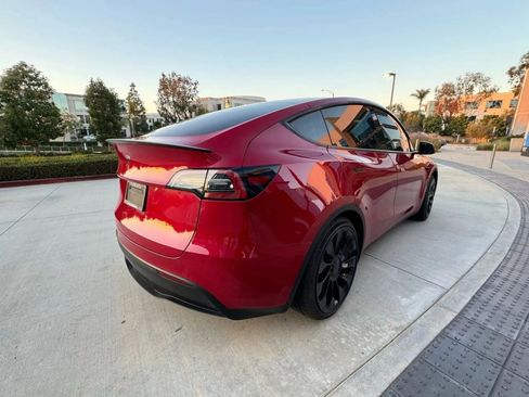 Used 2023 Tesla Model Y Performance image 5