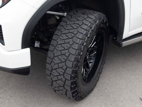 Used 2024 GMC Sierra 1500 Denali Ultimate AWD/4WD image 8