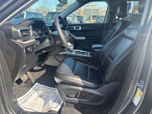 Used 2023 Ford Explorer XLT w/ Equipment Group 202A AWD/4WD image 24