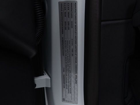 Used 2025 Bentley Flying Spur Plug-In Hybrid image 52