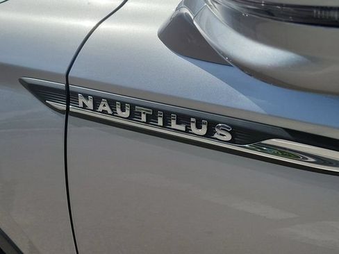 Used 2021 Lincoln Nautilus Reserve w/ Equipment Group 201A FWD image 8