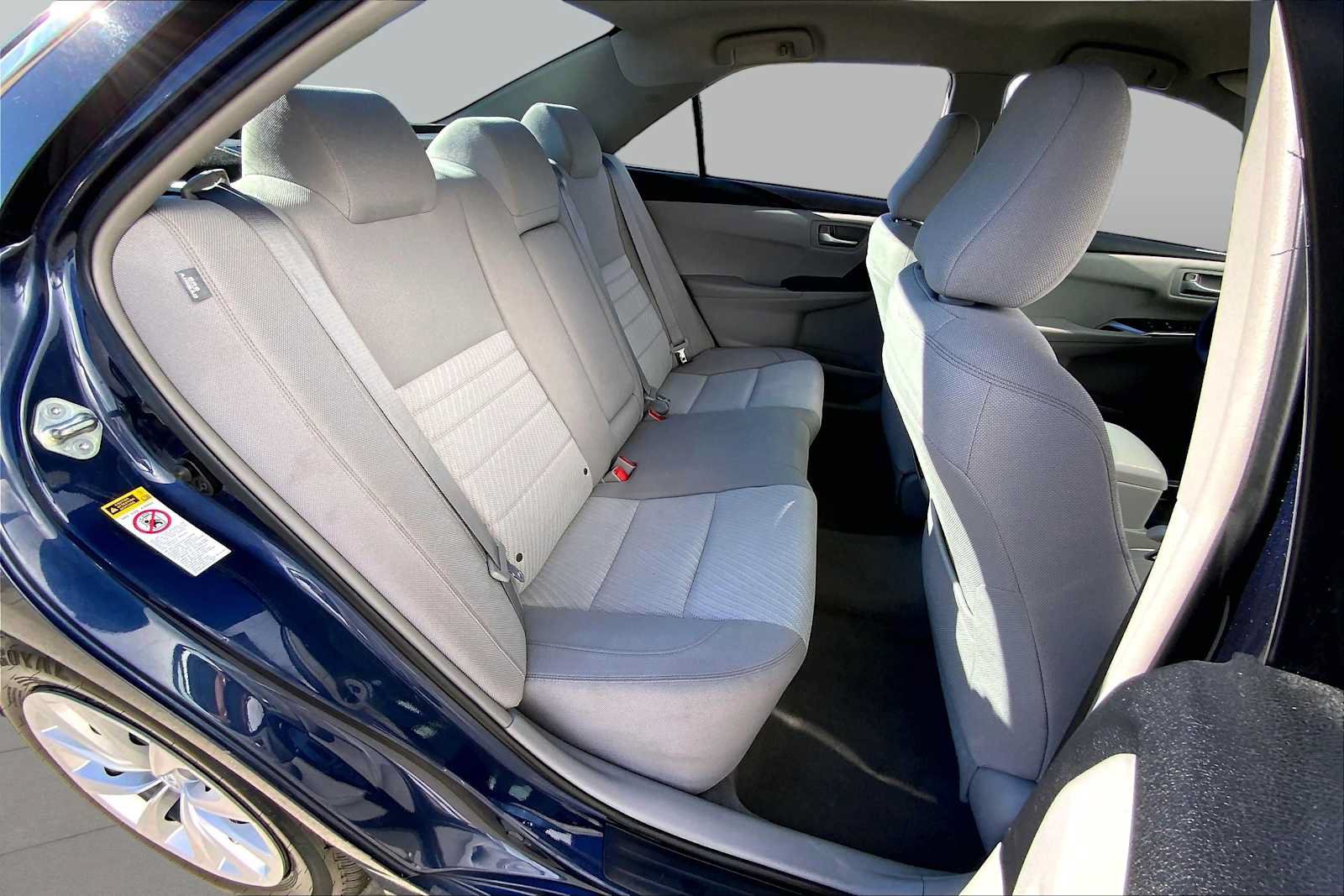 Used 2015 Toyota Camry LE FWD image 17