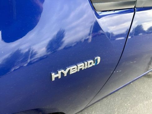Used 2017 Toyota Prius Two w/ Carpet Mat Package FWD image 15