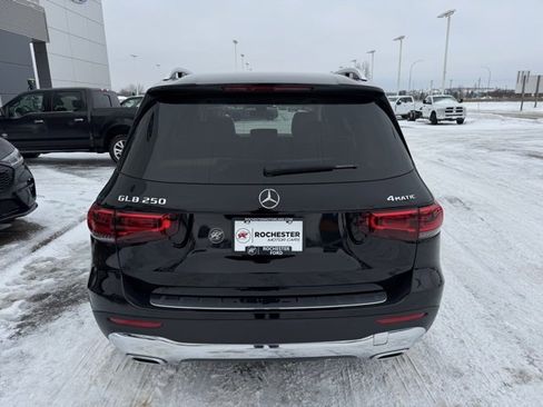 Used 2023 Mercedes-Benz GLB 250 4MATIC image 41