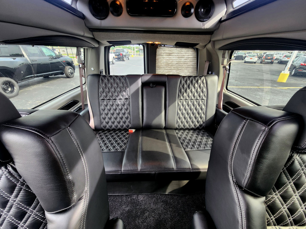 Used 2023 Chevrolet Express 2500 RWD image 8