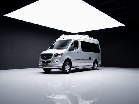 Used 2022 Mercedes-Benz Sprinter 144 Cargo image 92