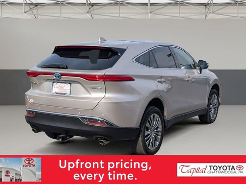 Used 2023 Toyota Venza Limited image 7