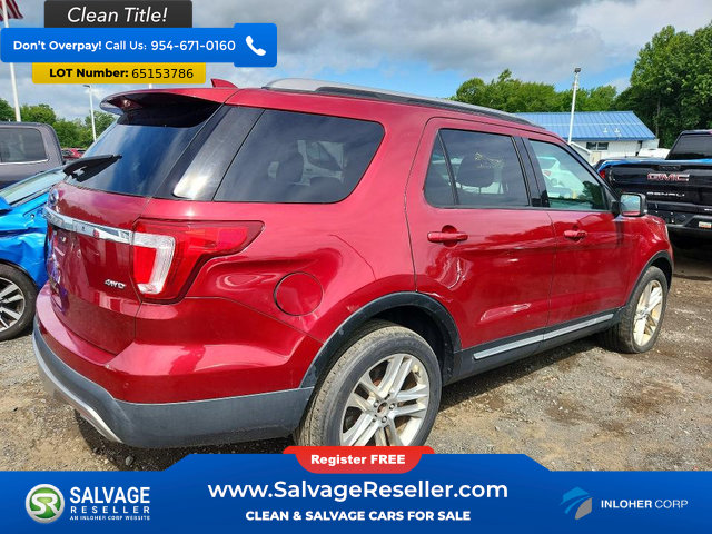 Used 2017 Ford Explorer XLT w/ Equipment Group 202A AWD/4WD image 4