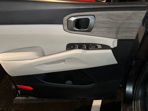 Used 2023 Kia Sorento S w/ Panoramic Sunroof Package image 11