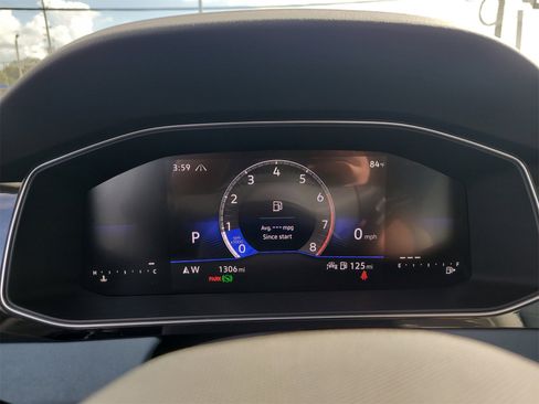 Certified 2025 Volkswagen Jetta SE image 31