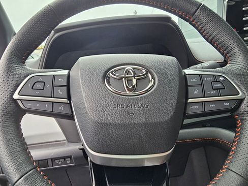 Used 2022 Toyota Sienna XSE image 26