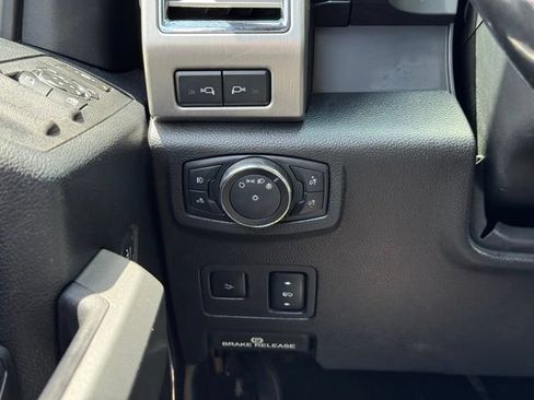 Certified 2017 Ford F350 Platinum w/ Platinum Ultimate Package AWD/4WD image 37