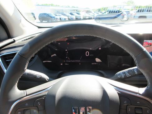 Certified 2025 Buick Encore GX Preferred AWD/4WD image 23