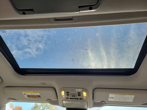 Used 2021 Toyota Highlander Limited image 17