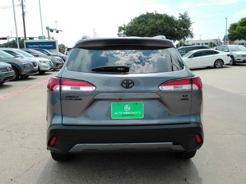 Used 2022 Toyota Corolla Cross LE w/ Black Badges Package (TMS) AWD/4WD image 7