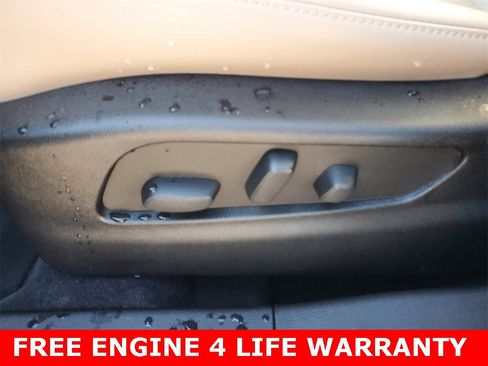 Used 2024 Cadillac XT4 Luxury w/ Cold Weather Package image 8