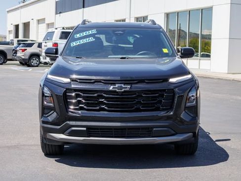 Used 2025 Chevrolet Equinox LT w/ Convenience Package II AWD/4WD image 2