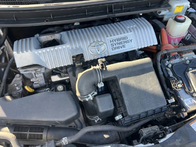Used 2015 Toyota Prius Four FWD image 31