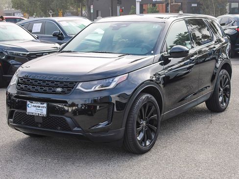 Used 2022 Land Rover Discovery Sport SE image 3