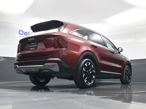 Certified 2025 Kia Sorento EX w/ Panoramic Sunroof Package image 25