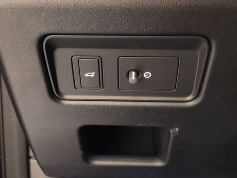 New 2026 Land Rover Discovery Limited Edition image 21