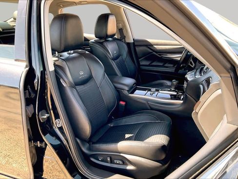 Used 2011 INFINITI M56 RWD image 8