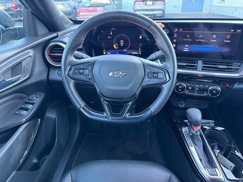 Used 2024 Chevrolet Trax RS image 29