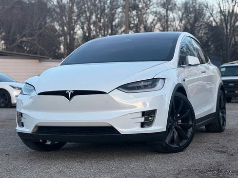 Used 2018 Tesla Model X 75D image 1