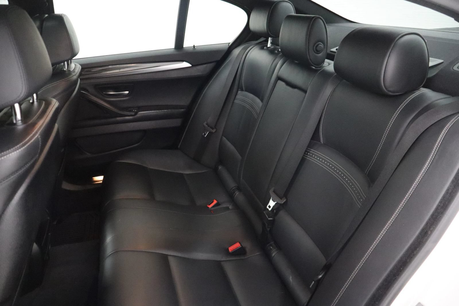 Used 2016 BMW 550i xDrive Sedan AWD/4WD image 19