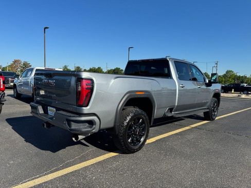 Used 2025 GMC Sierra 3500 AT4 w/ AT4 Premium Plus Package AWD/4WD image 3