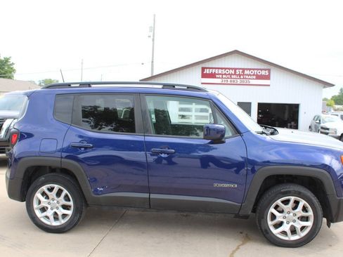 Used 2018 Jeep Renegade Latitude w/ Cold Weather Group AWD/4WD image 1