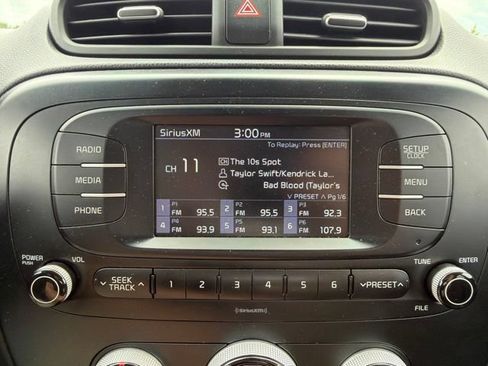 Used 2017 Kia Soul FWD image 22