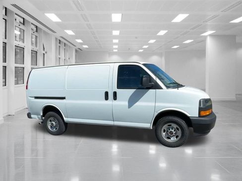 Used 2023 GMC Savana 2500 w/ Driver Convenience Package RWD image 3