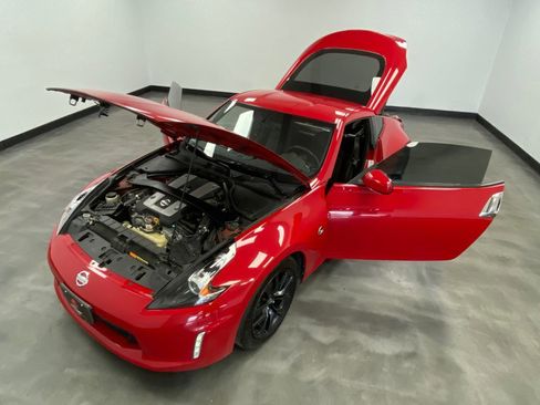 Used 2020 Nissan 370Z Coupe RWD image 40