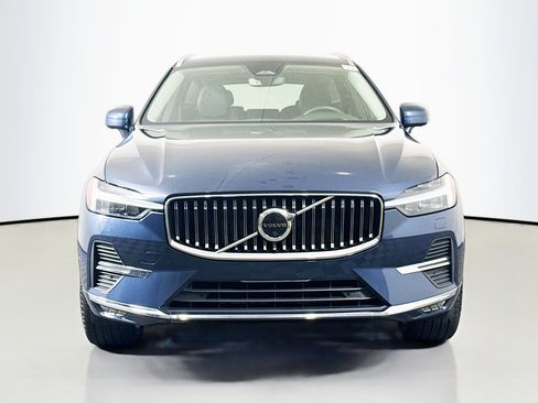 Used 2023 Volvo XC60 B5 Ultimate w/ Protection Package Premier FWD image 2