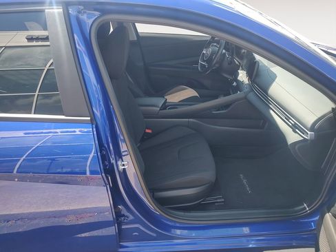Used 2023 Hyundai Elantra SEL w/ Convenience Package FWD image 15