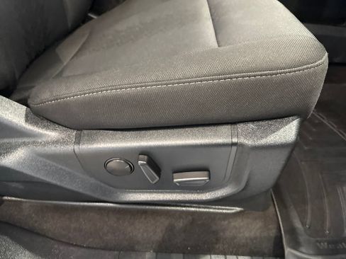 Used 2020 Ford F150 XLT w/ Equipment Group 302A Luxury AWD/4WD image 14