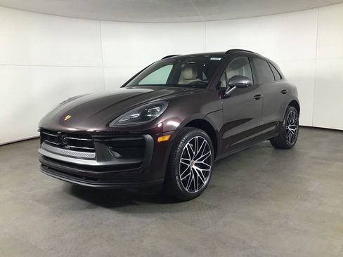 Certified 2023 Porsche Macan Turbo image 1