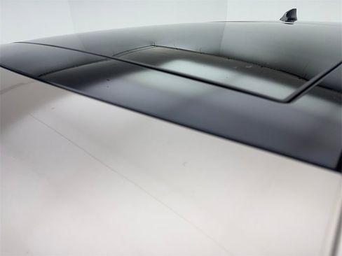 Used 2021 Land Rover Range Rover Evoque R-Dynamic SE image 19